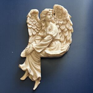 2001-MSR Imports Inc Beige  Mantel Sitting Angel Figurine  7”x 3”